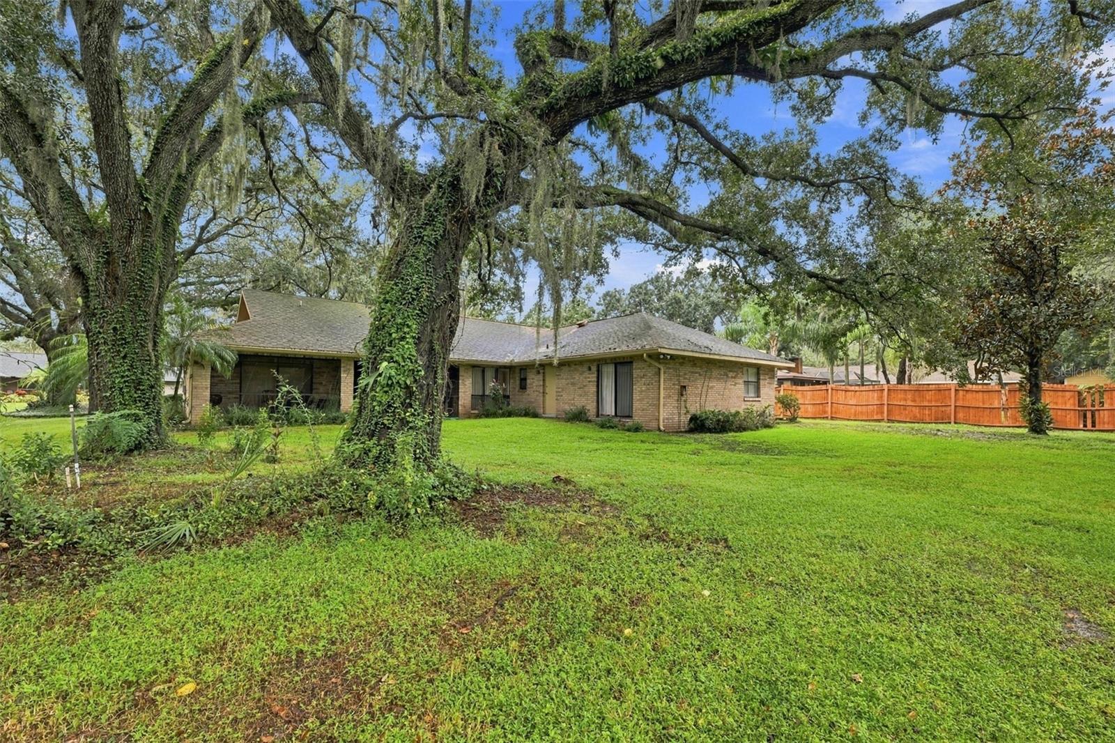 2609 MANOR OAK DR — photo 44