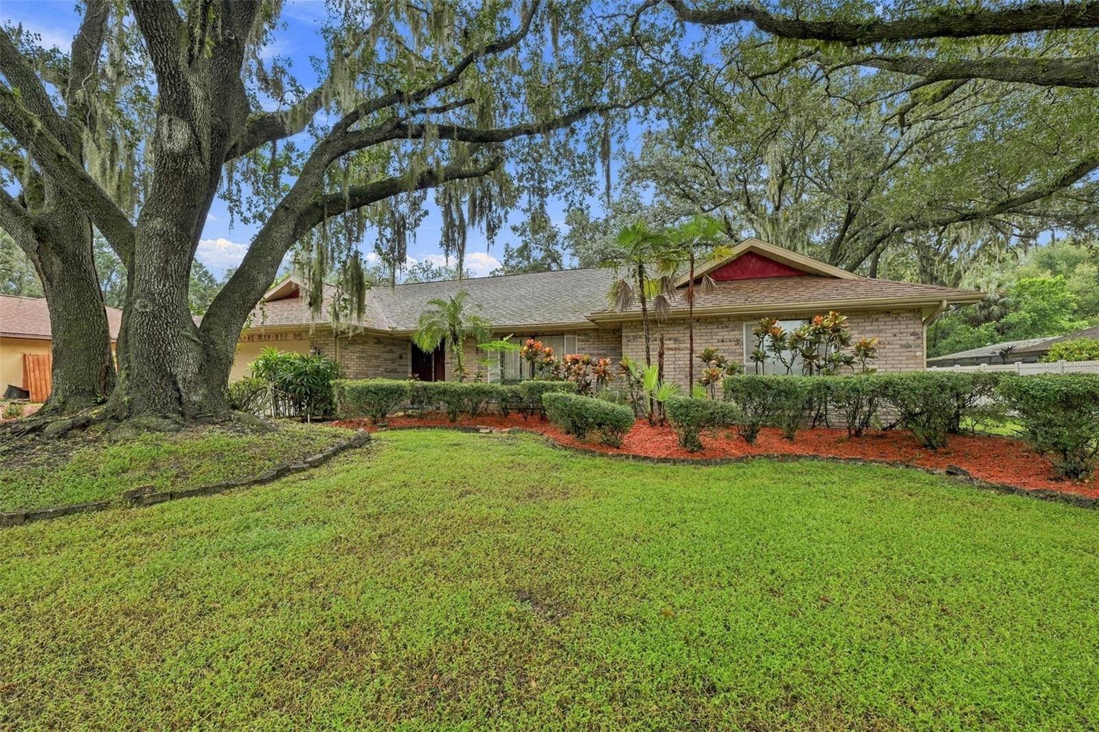2609 MANOR OAK DR — photo 2
