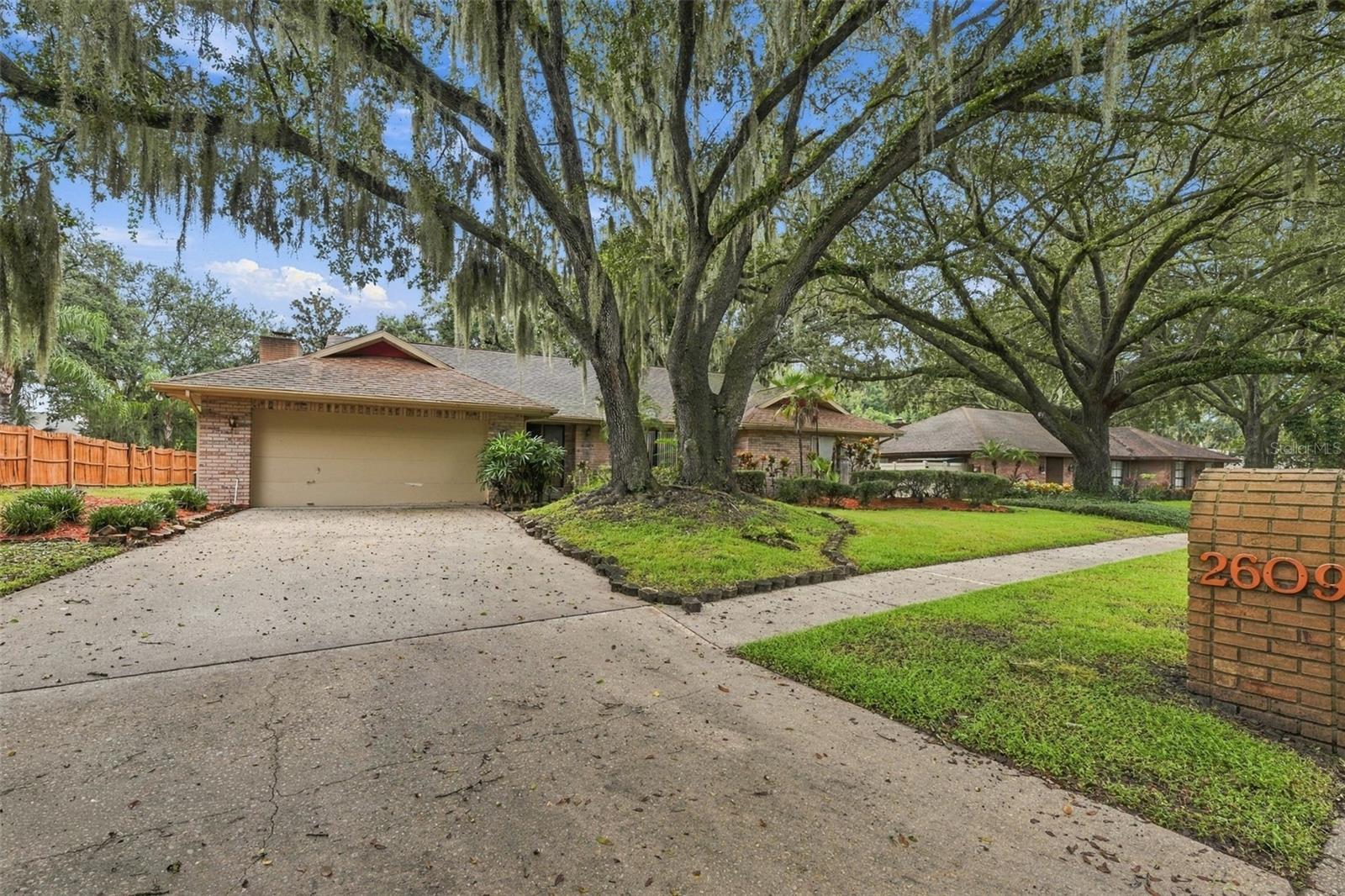 2609 MANOR OAK DR — photo 4