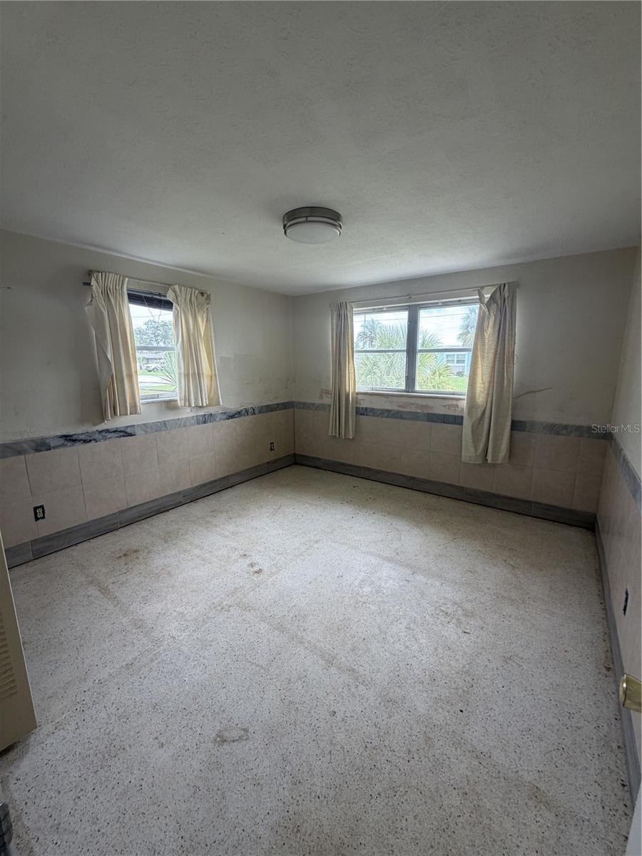 13233 SUSAN DR — photo 10