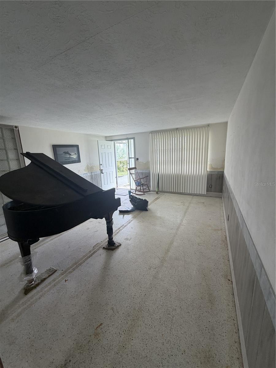 13233 SUSAN DR — photo 7