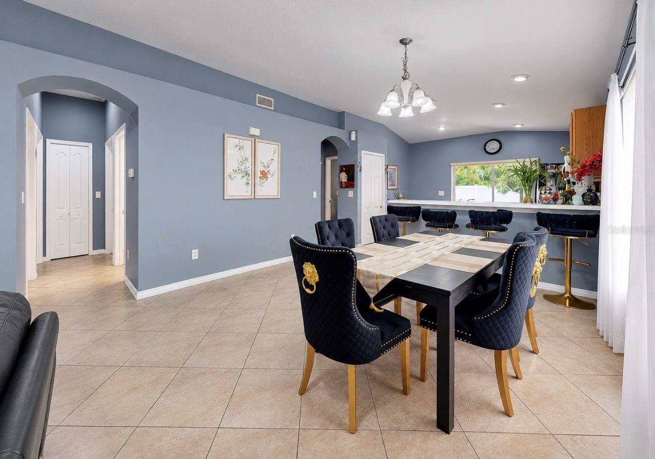 7746 CARRIAGE POINTE DR — photo 9