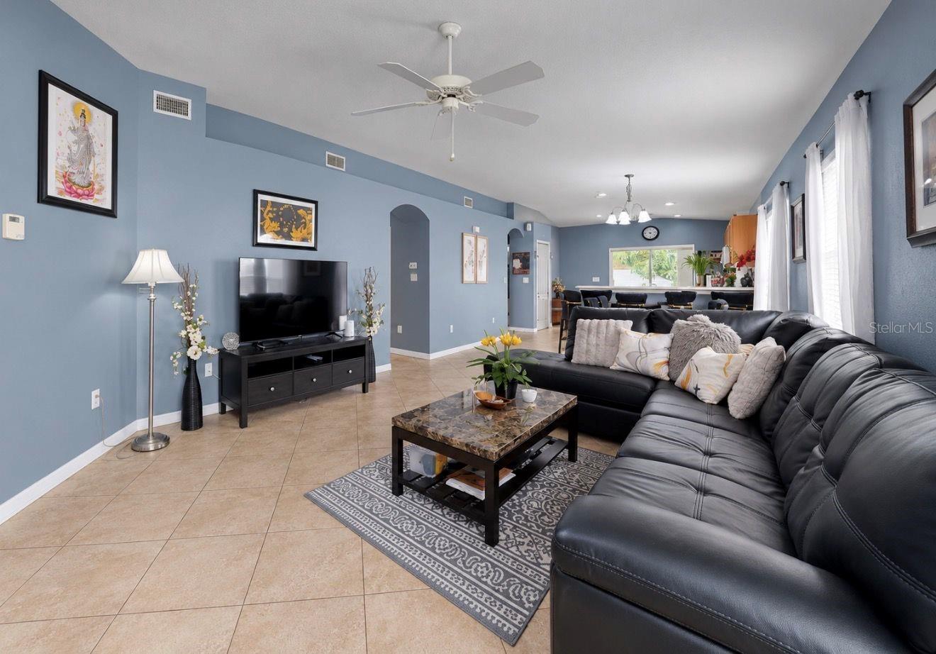 7746 CARRIAGE POINTE DR — photo 7