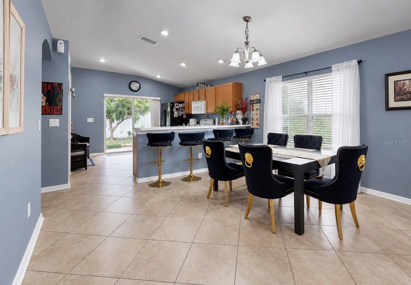 7746 CARRIAGE POINTE DR — photo 8