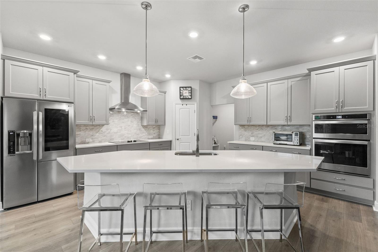 4009 W CARMEN ST — photo 3
