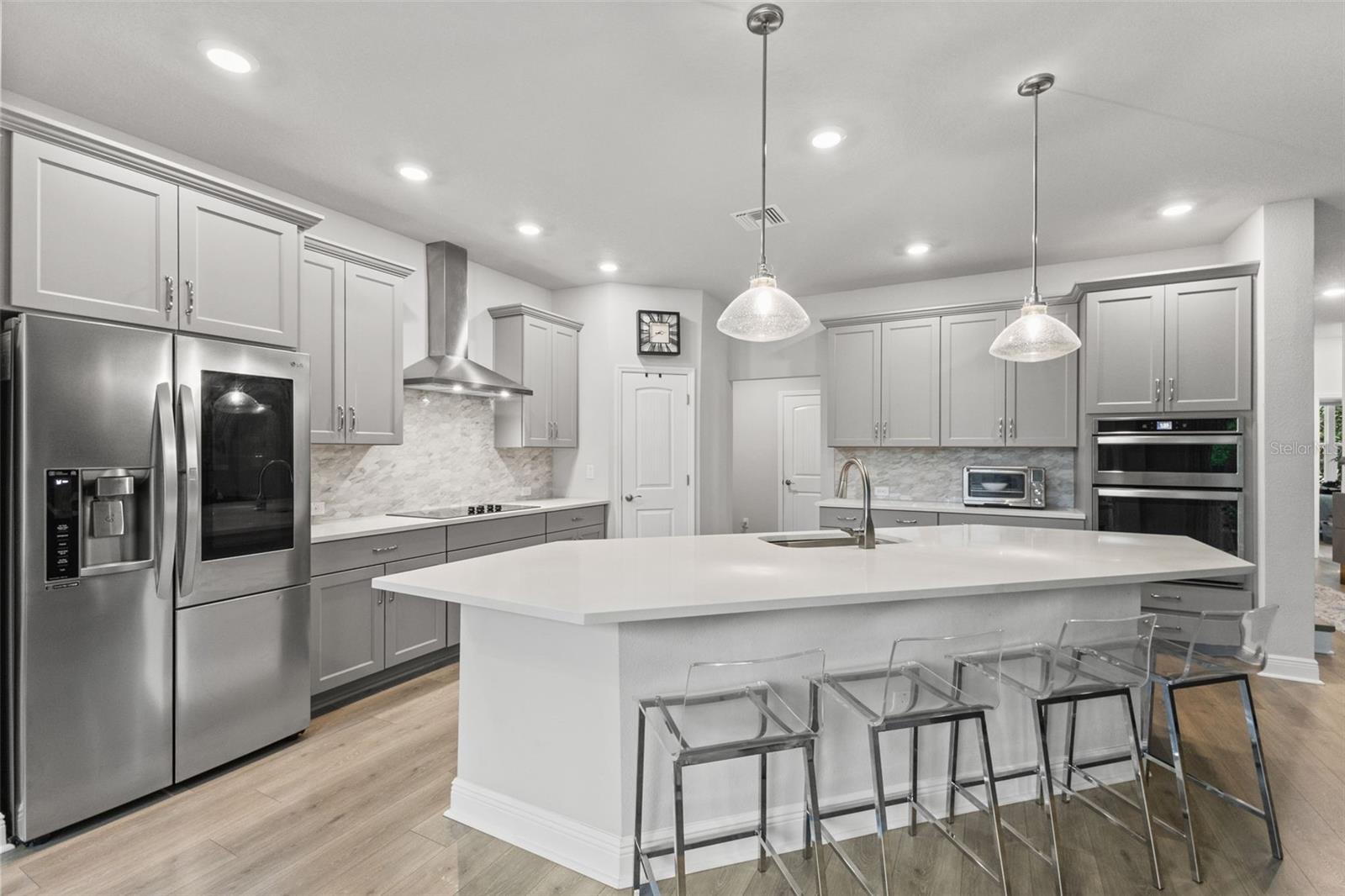 4009 W CARMEN ST — photo 4