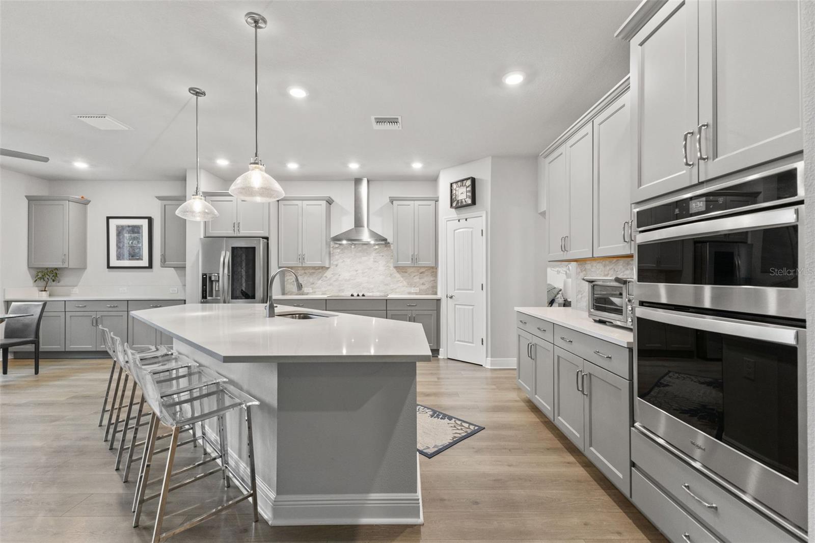 4009 W CARMEN ST — photo 6