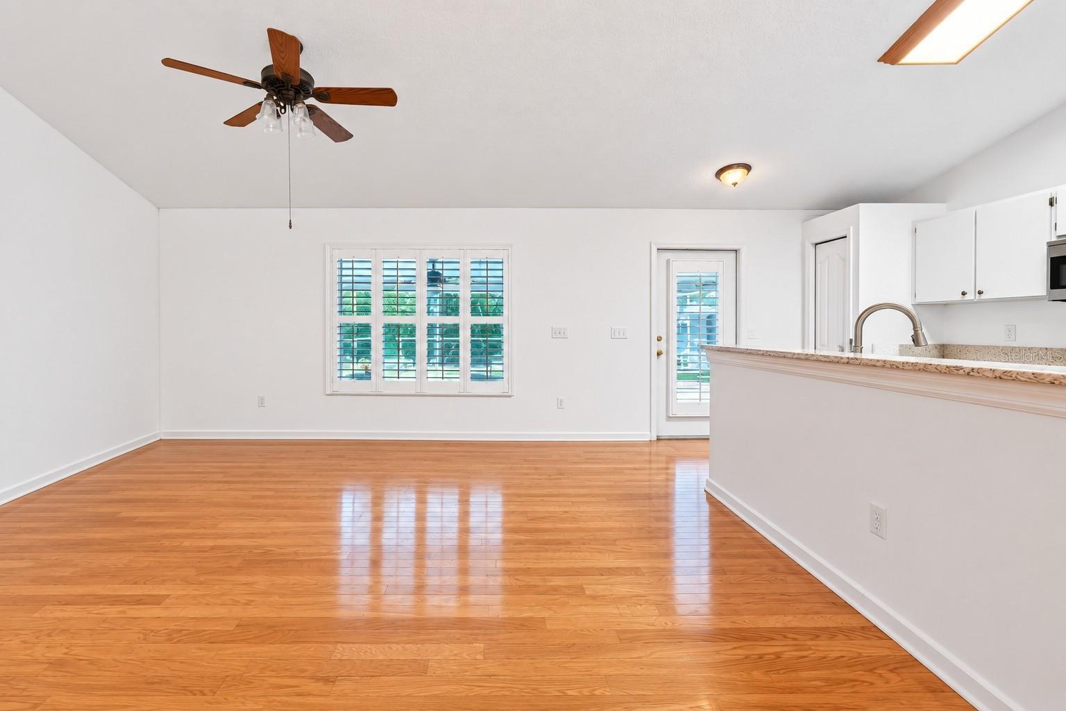 14701 REDCLIFF DR — photo 9