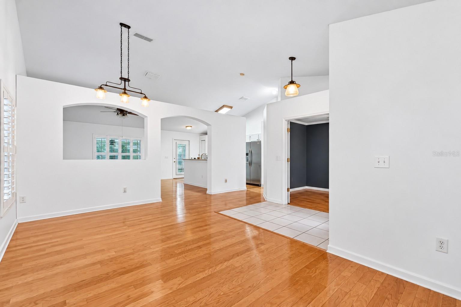 14701 REDCLIFF DR — photo 12
