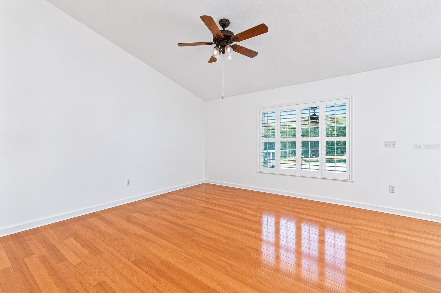14701 REDCLIFF DR — photo 11