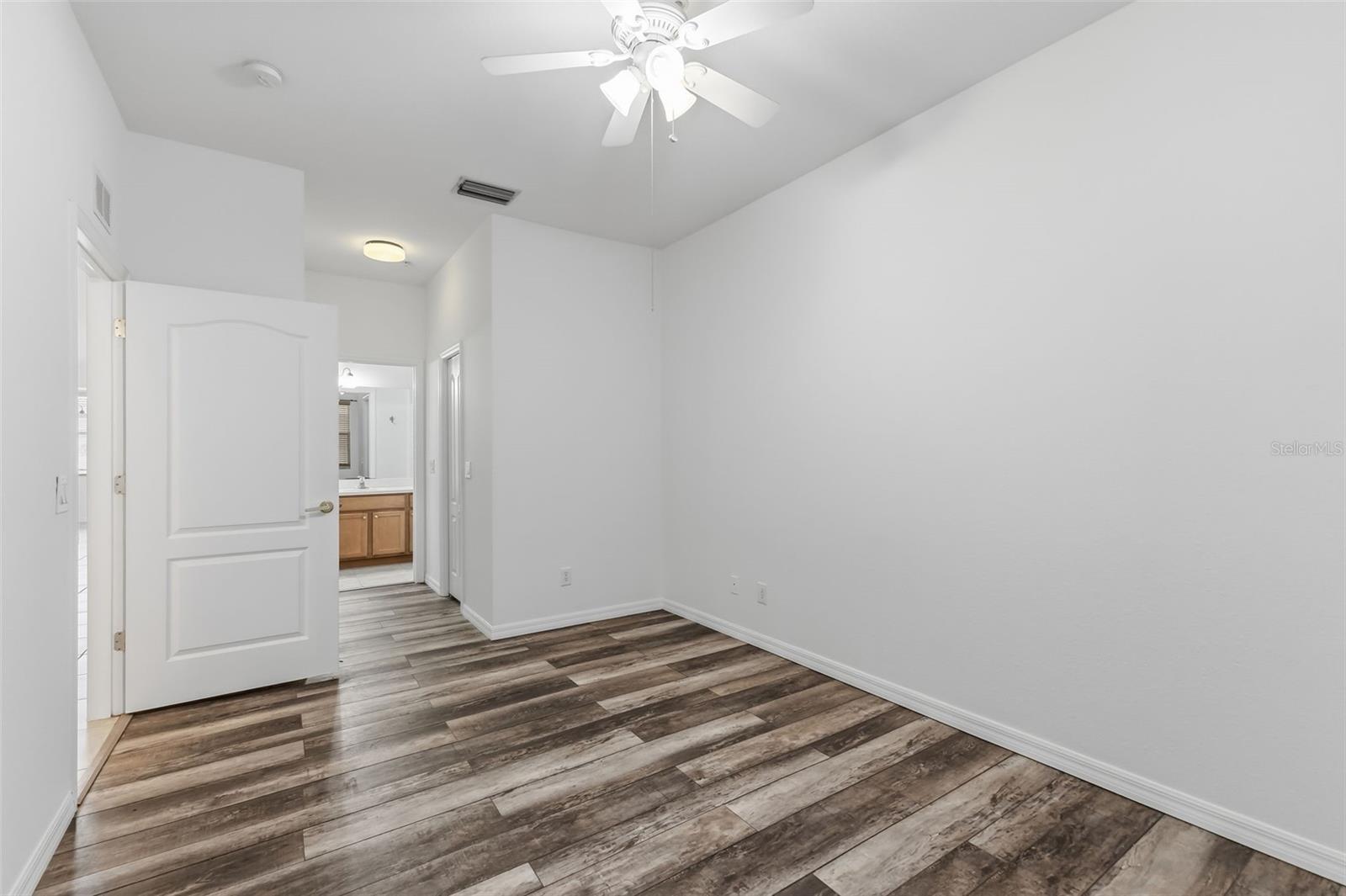 1003 FAIRWAYCOVE LN #207 — photo 9