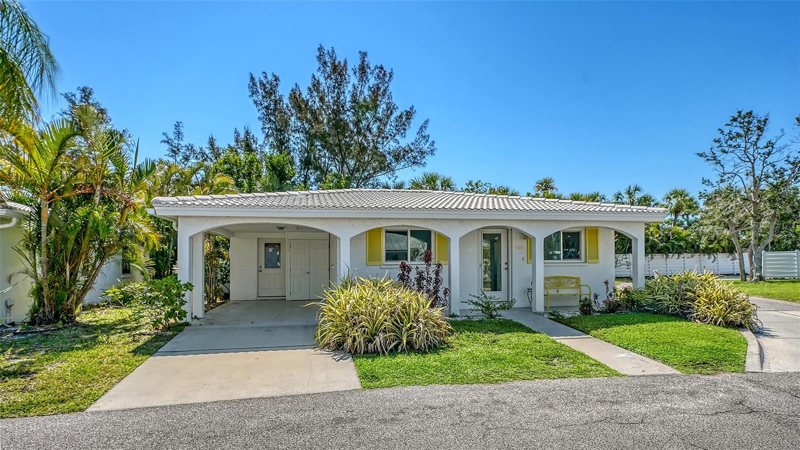 554 SPANISH DR S — photo 2