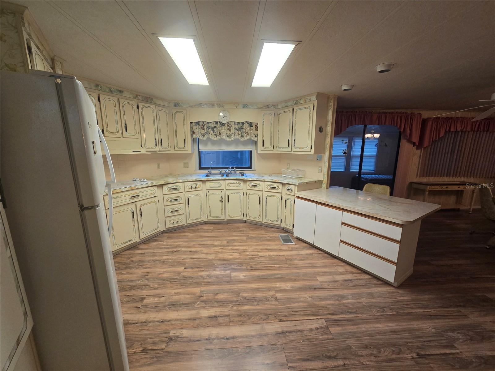 16802 HARLEY ST — photo 20