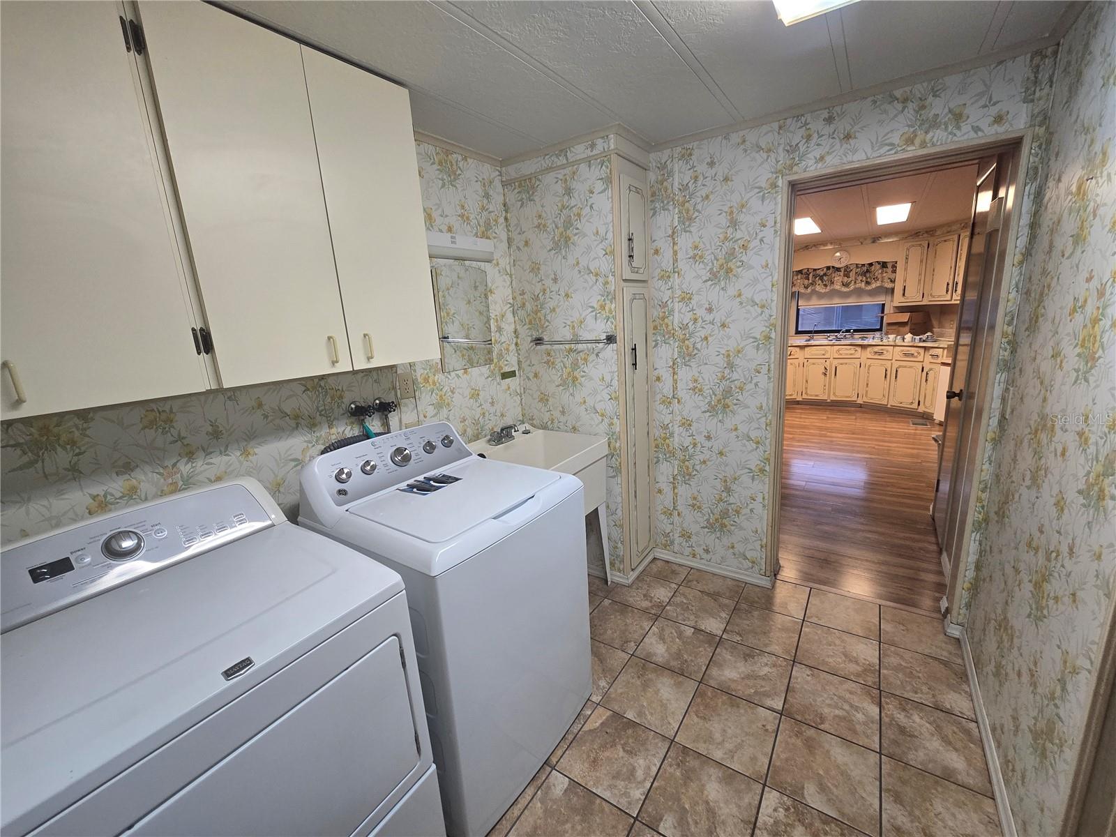 16802 HARLEY ST — photo 30