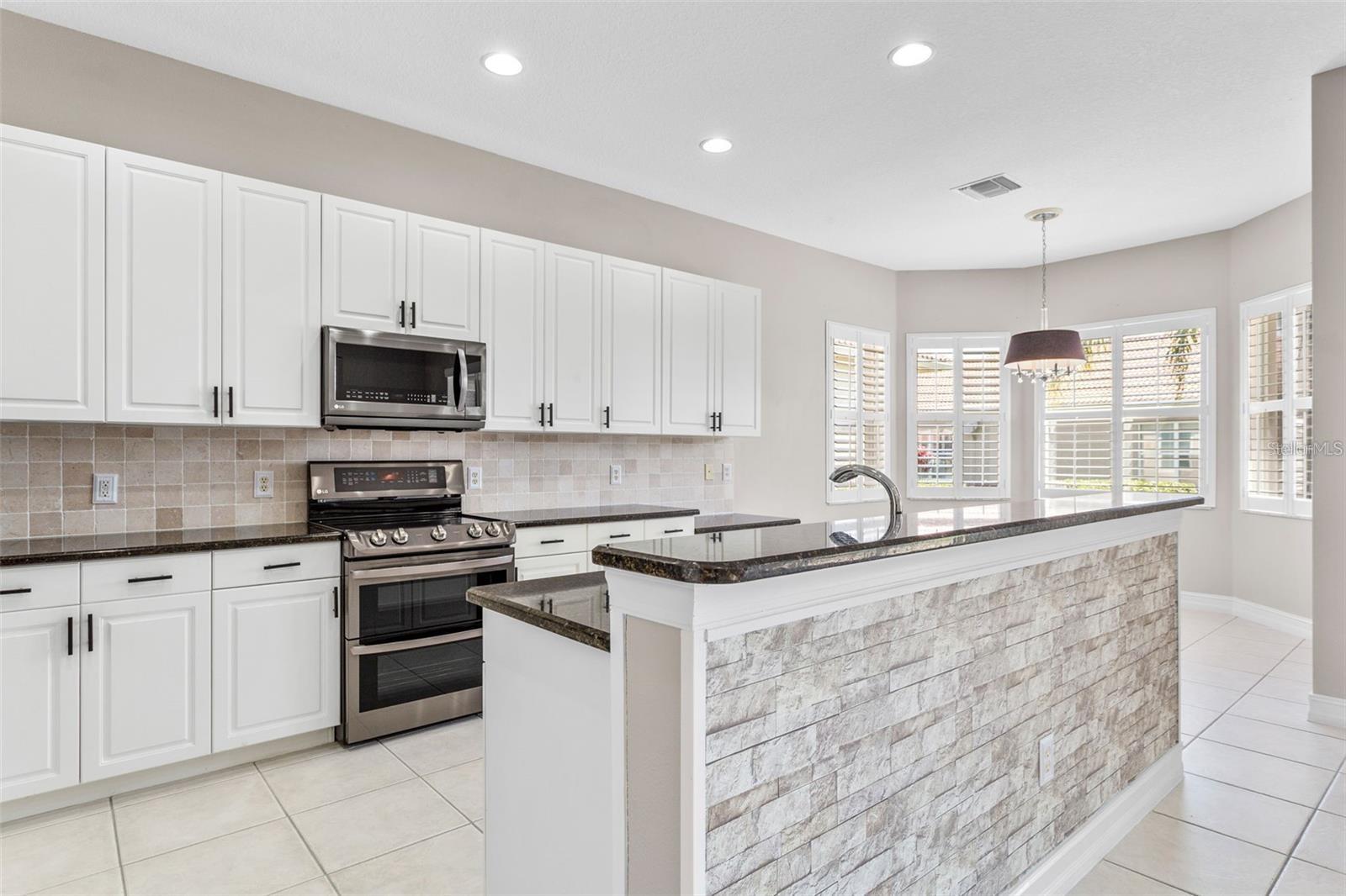 4925 SANDY BROOK CIR — photo 14
