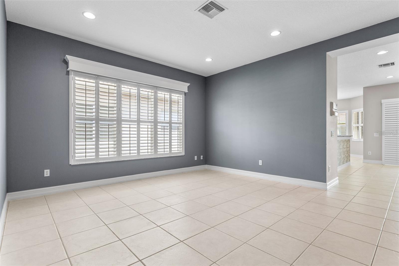 4925 SANDY BROOK CIR — photo 8