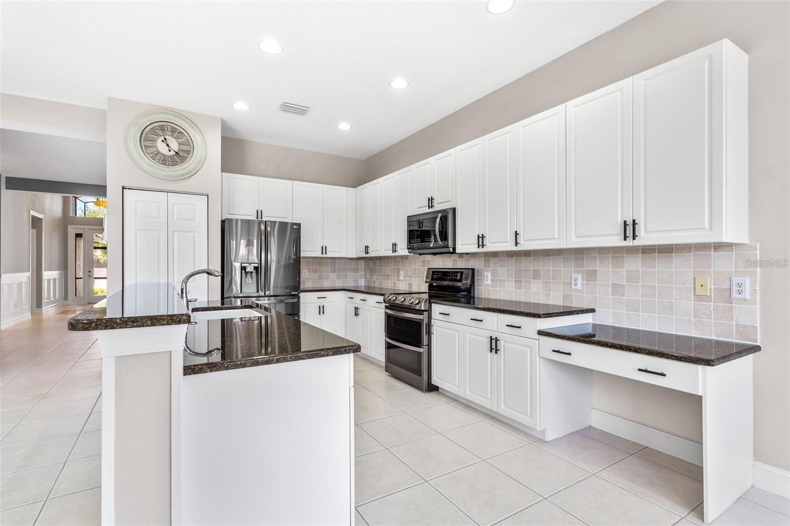 4925 SANDY BROOK CIR — photo 15