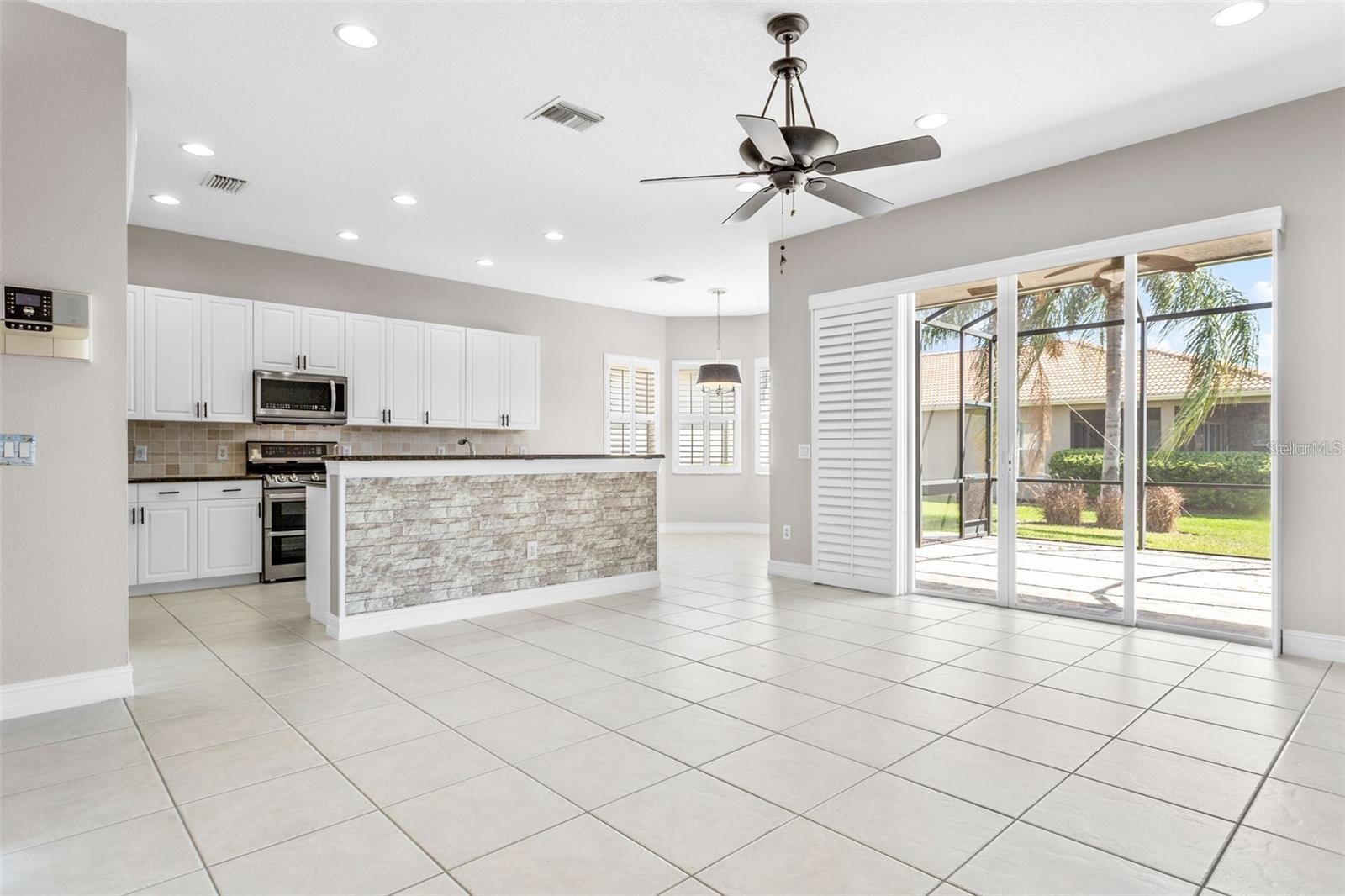 4925 SANDY BROOK CIR — photo 16