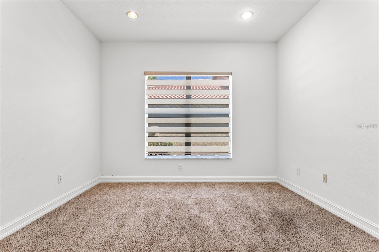 4925 SANDY BROOK CIR — photo 25