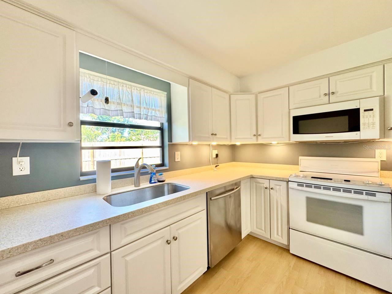 3195 CHAMBLEE LN — photo 11