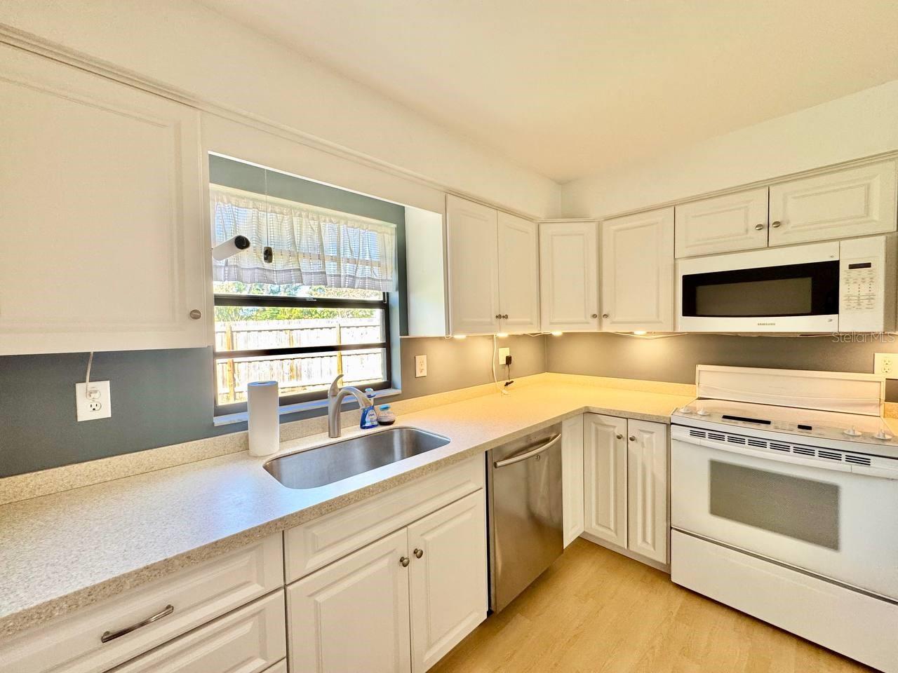 3195 CHAMBLEE LN — photo 9