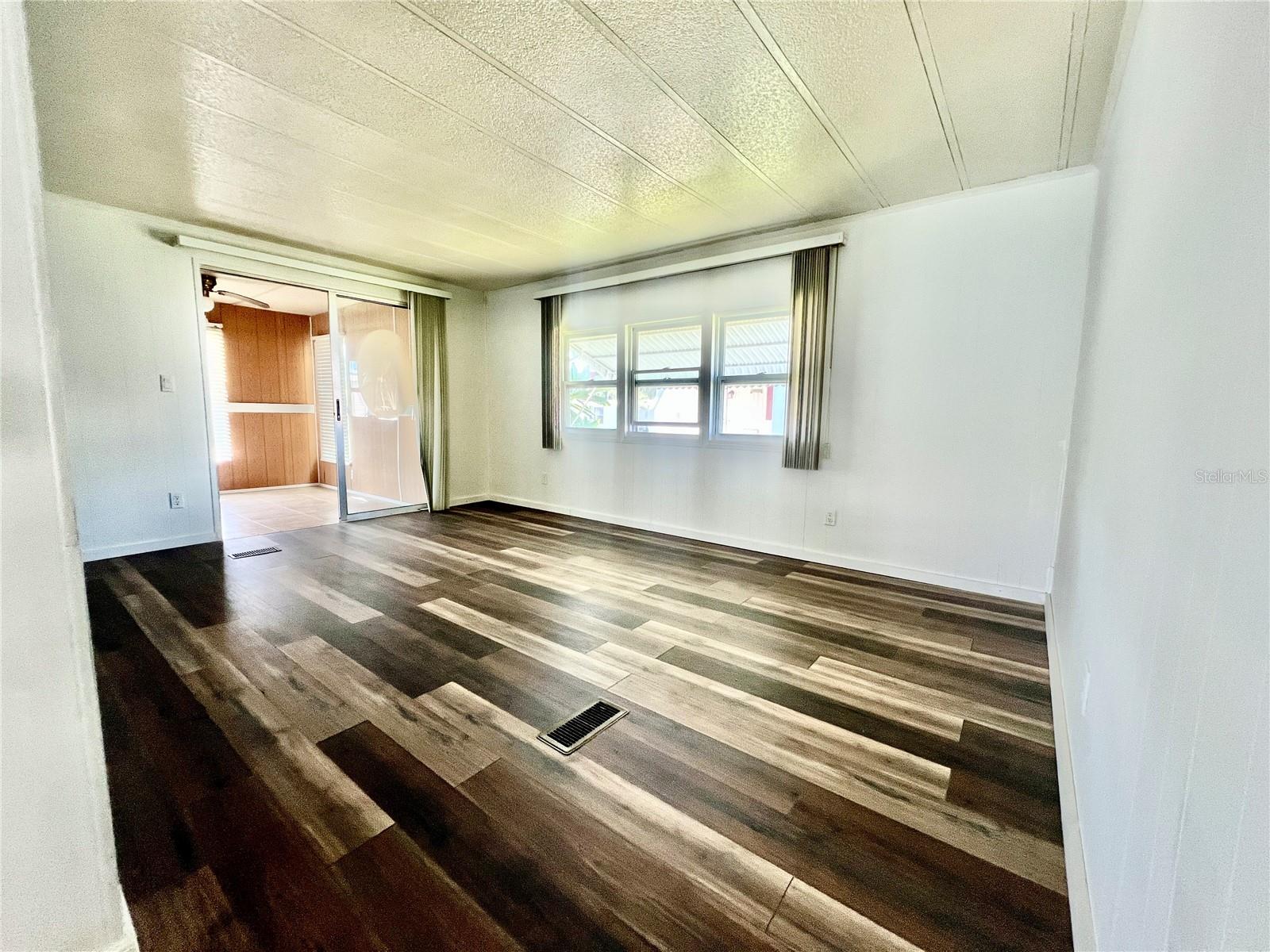 10811 FREEDOM DR — photo 8