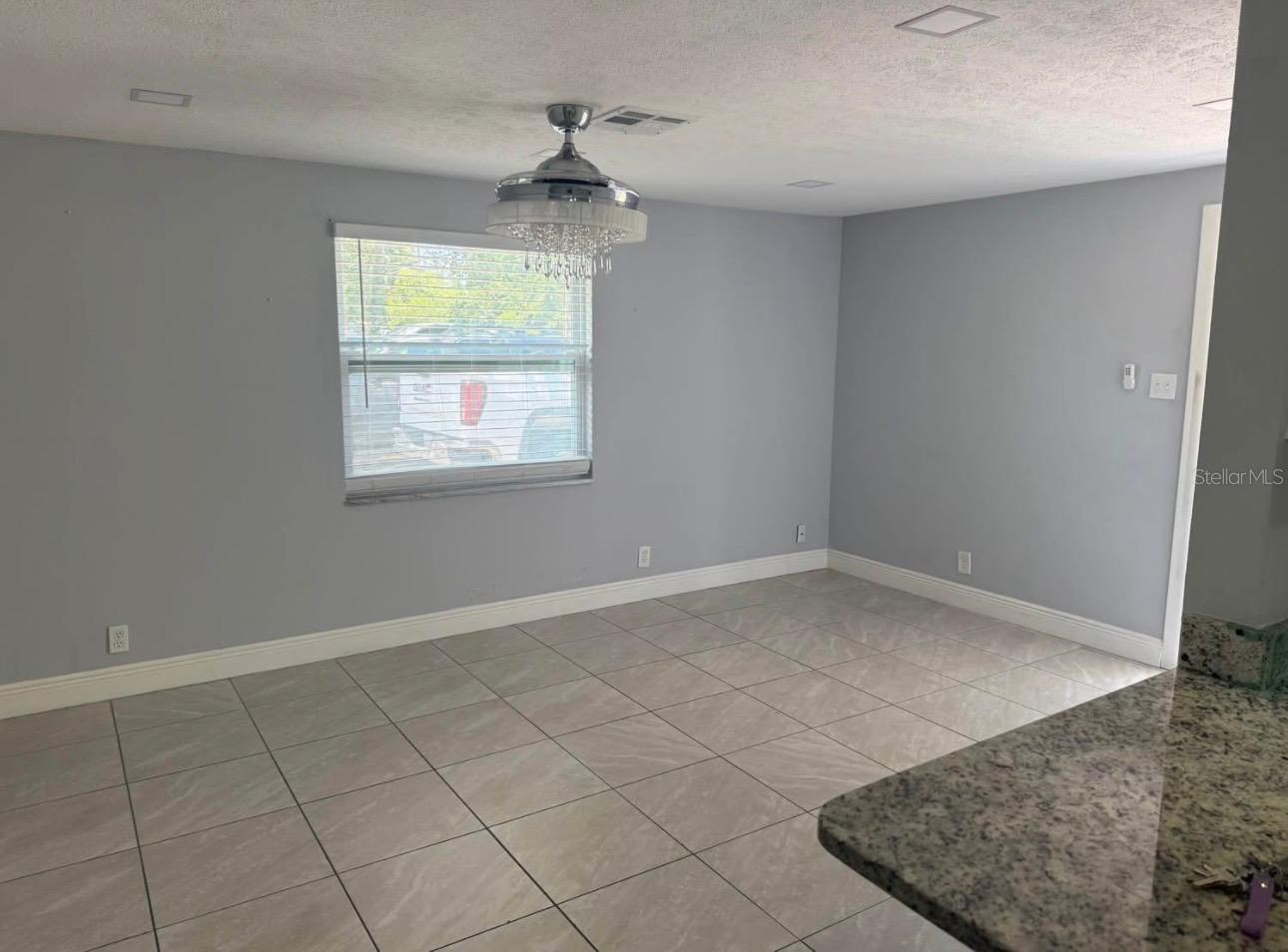 8501 N PACKWOOD AVE — photo 13