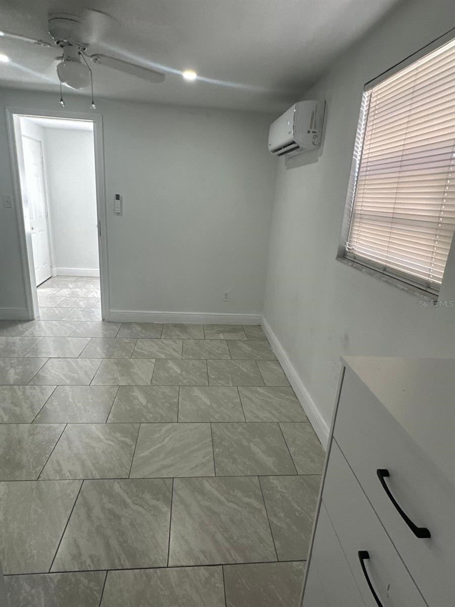 8501 N PACKWOOD AVE — photo 20