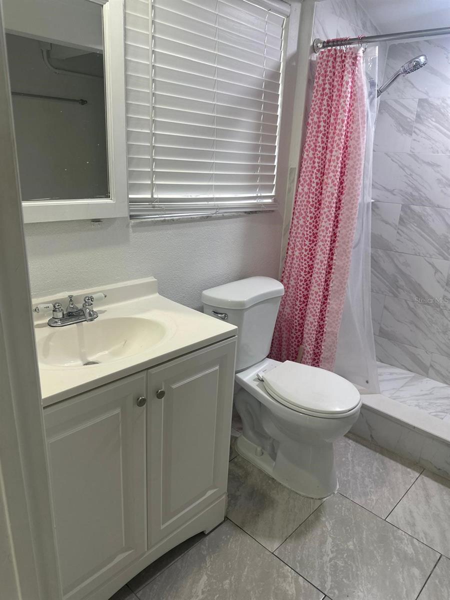 8501 N PACKWOOD AVE — photo 22