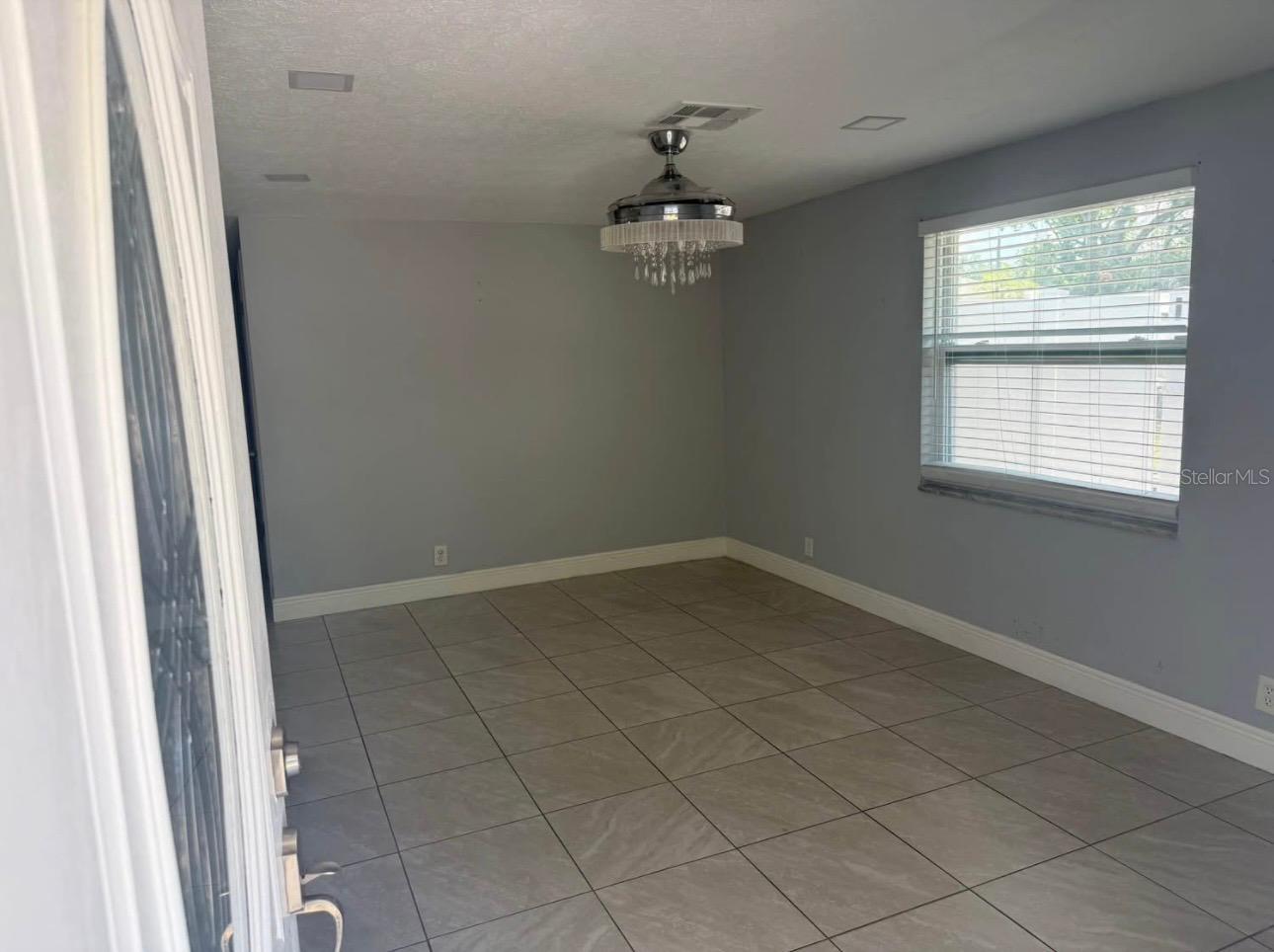 8501 N PACKWOOD AVE — photo 14