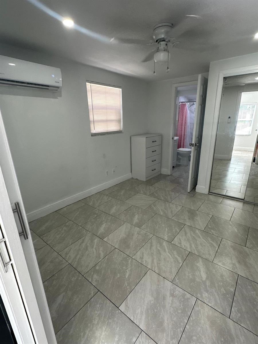 8501 N PACKWOOD AVE — photo 23