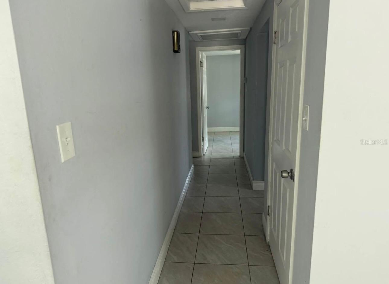 8501 N PACKWOOD AVE — photo 29