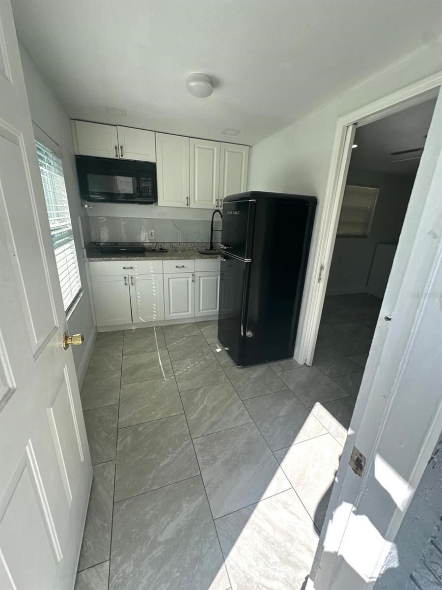 8501 N PACKWOOD AVE — photo 26