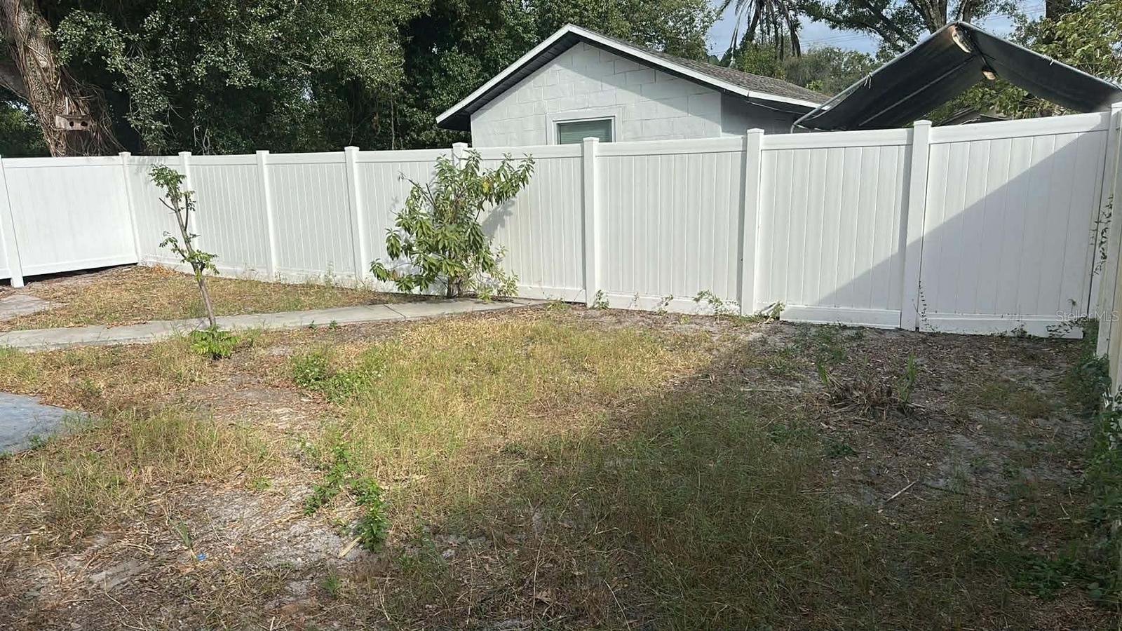 8501 N PACKWOOD AVE — photo 10