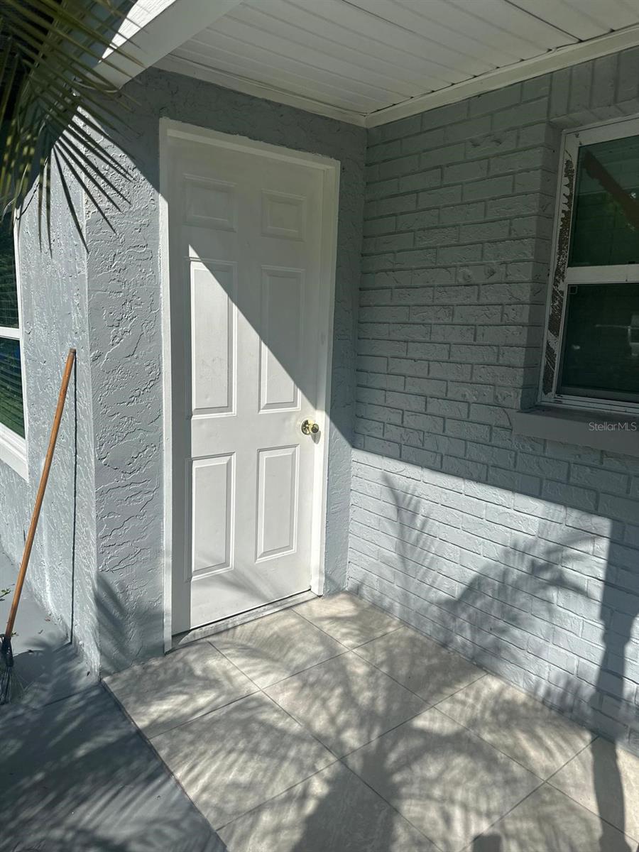 8501 N PACKWOOD AVE — photo 19