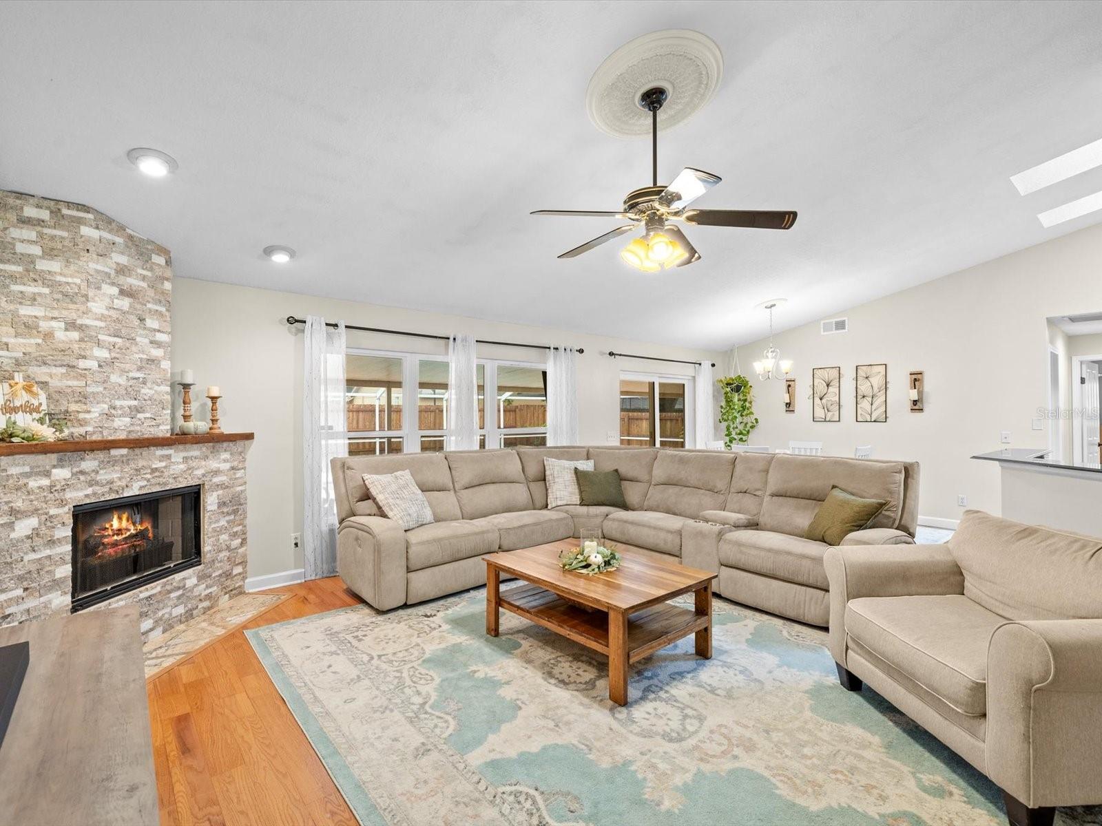 5416 WINDBRUSH DR — photo 37
