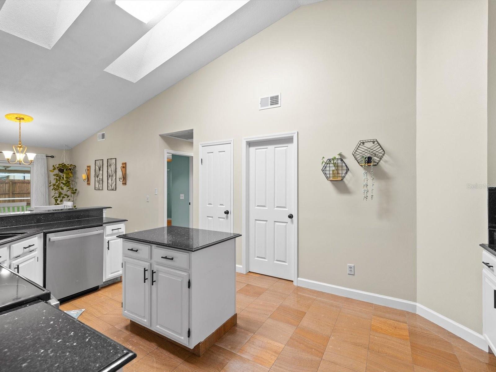 5416 WINDBRUSH DR — photo 11