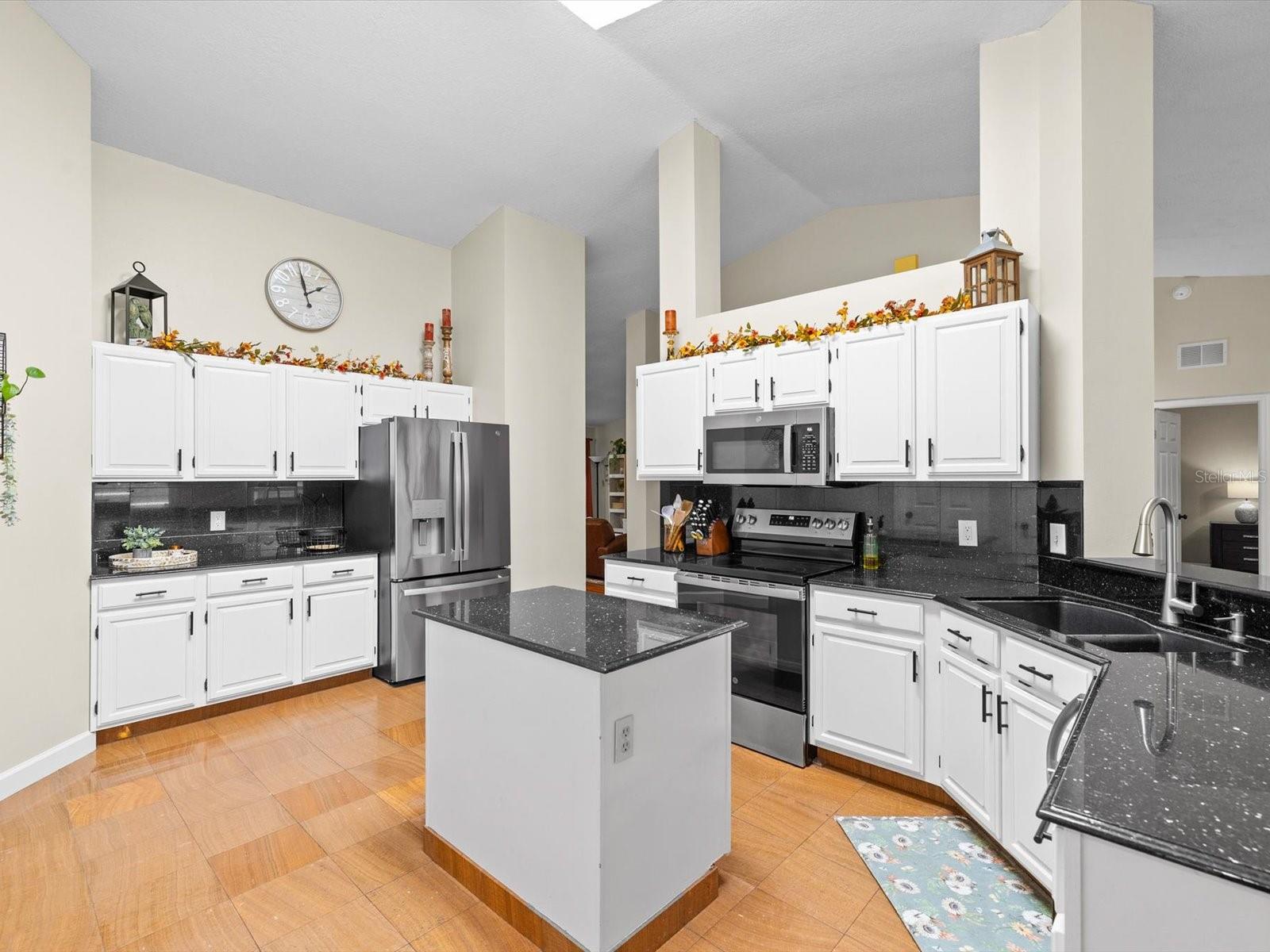 5416 WINDBRUSH DR — photo 12