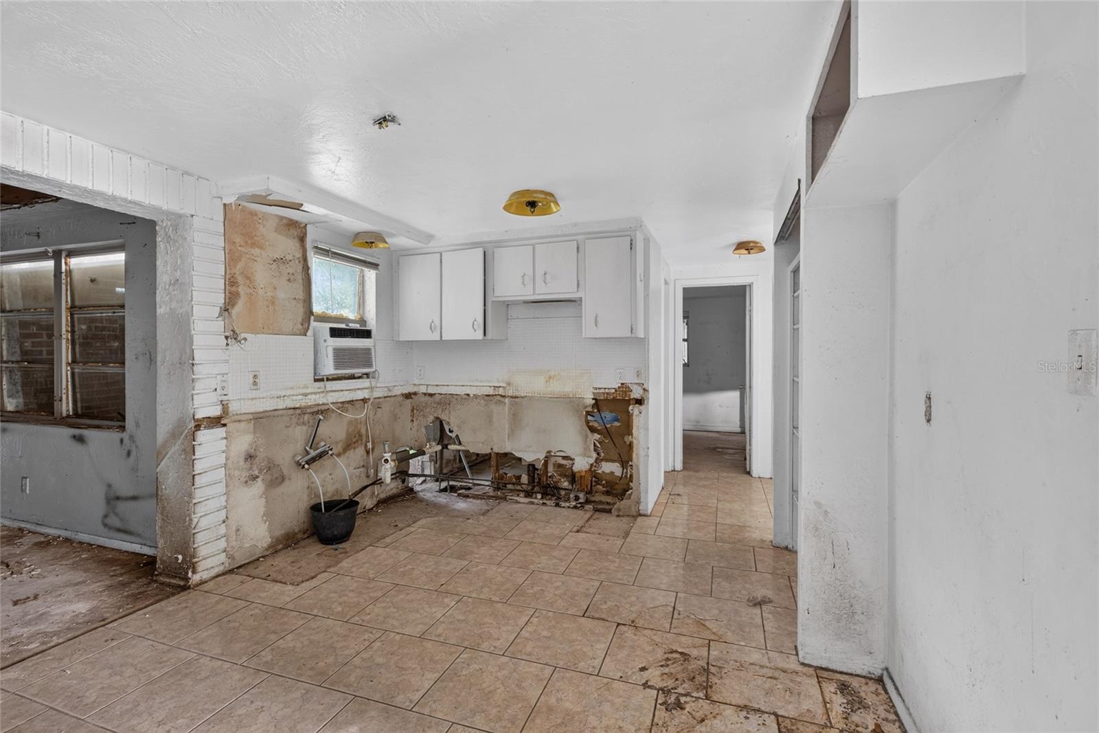 6701 POMANDER AVE — photo 8