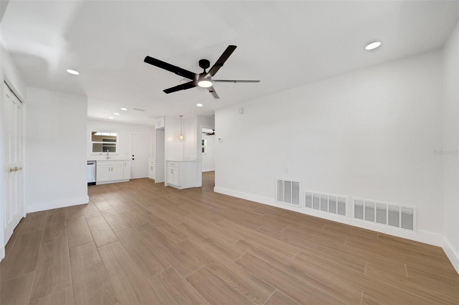 187 BEL FOREST DR #B — photo 31