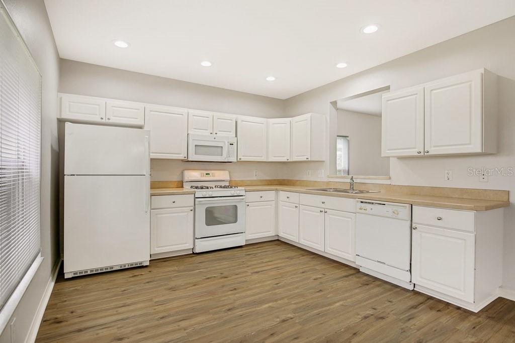 6349 BRIDGECREST DR — photo 3