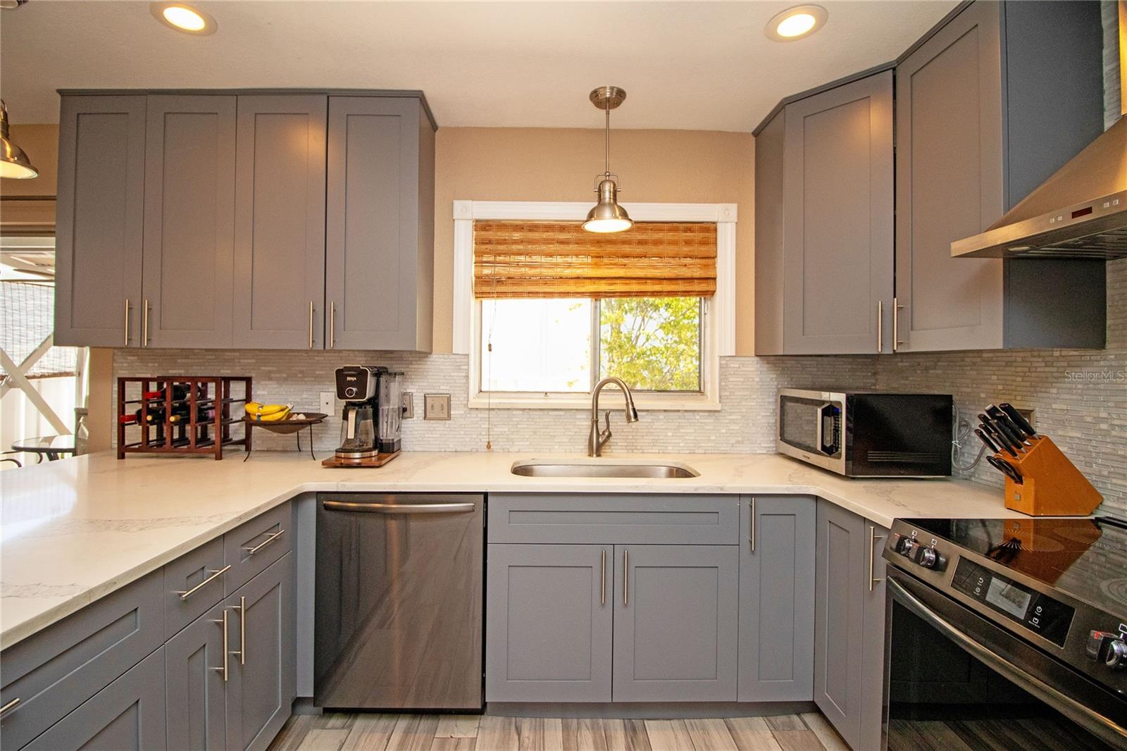 1640 CAPE HOPE AVE NE #2 — photo 4