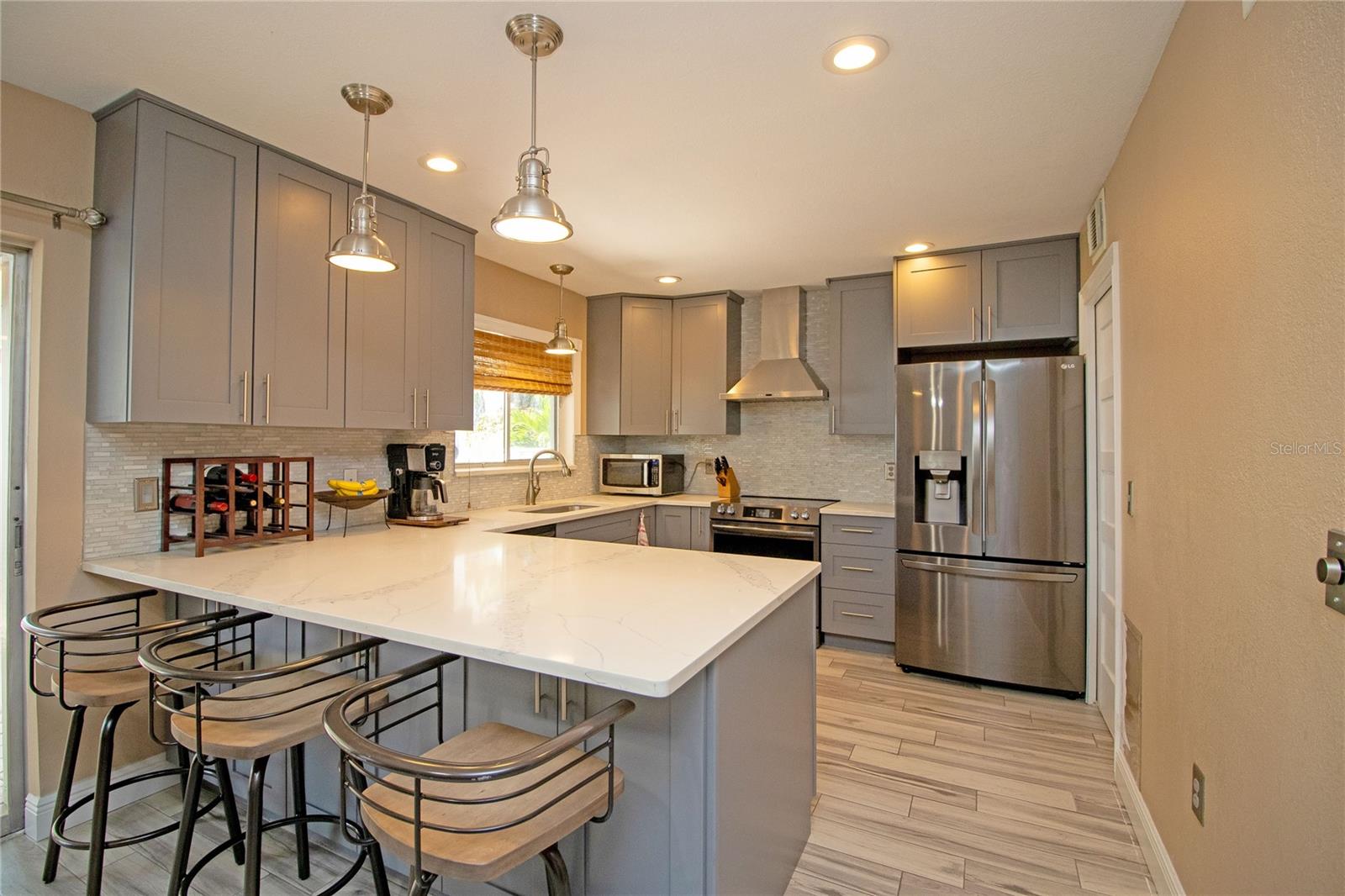 1640 CAPE HOPE AVE NE #2 — photo 5