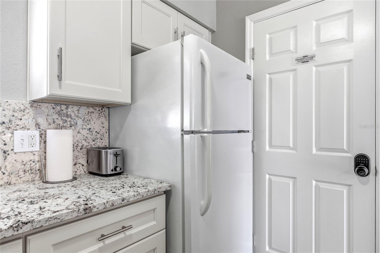 2744 HIDDEN LAKE BLVD #C — photo 13