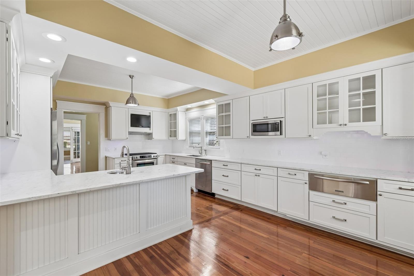 1505 S HOWARD AVE — photo 15