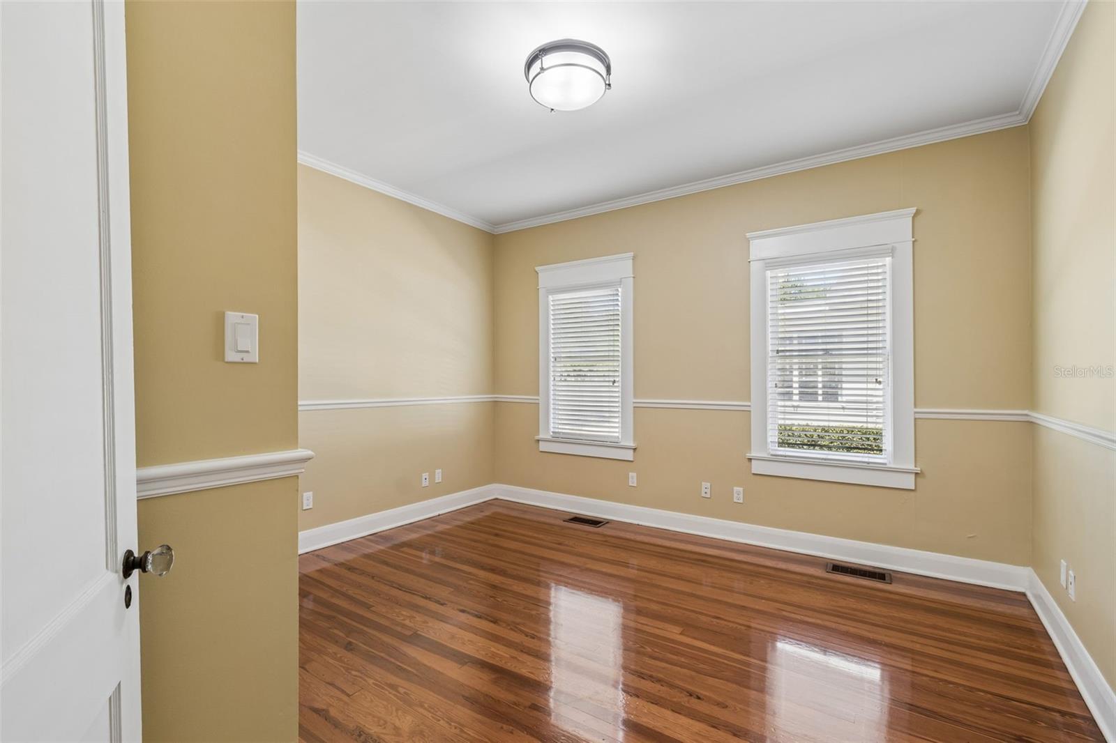 1505 S HOWARD AVE — photo 26