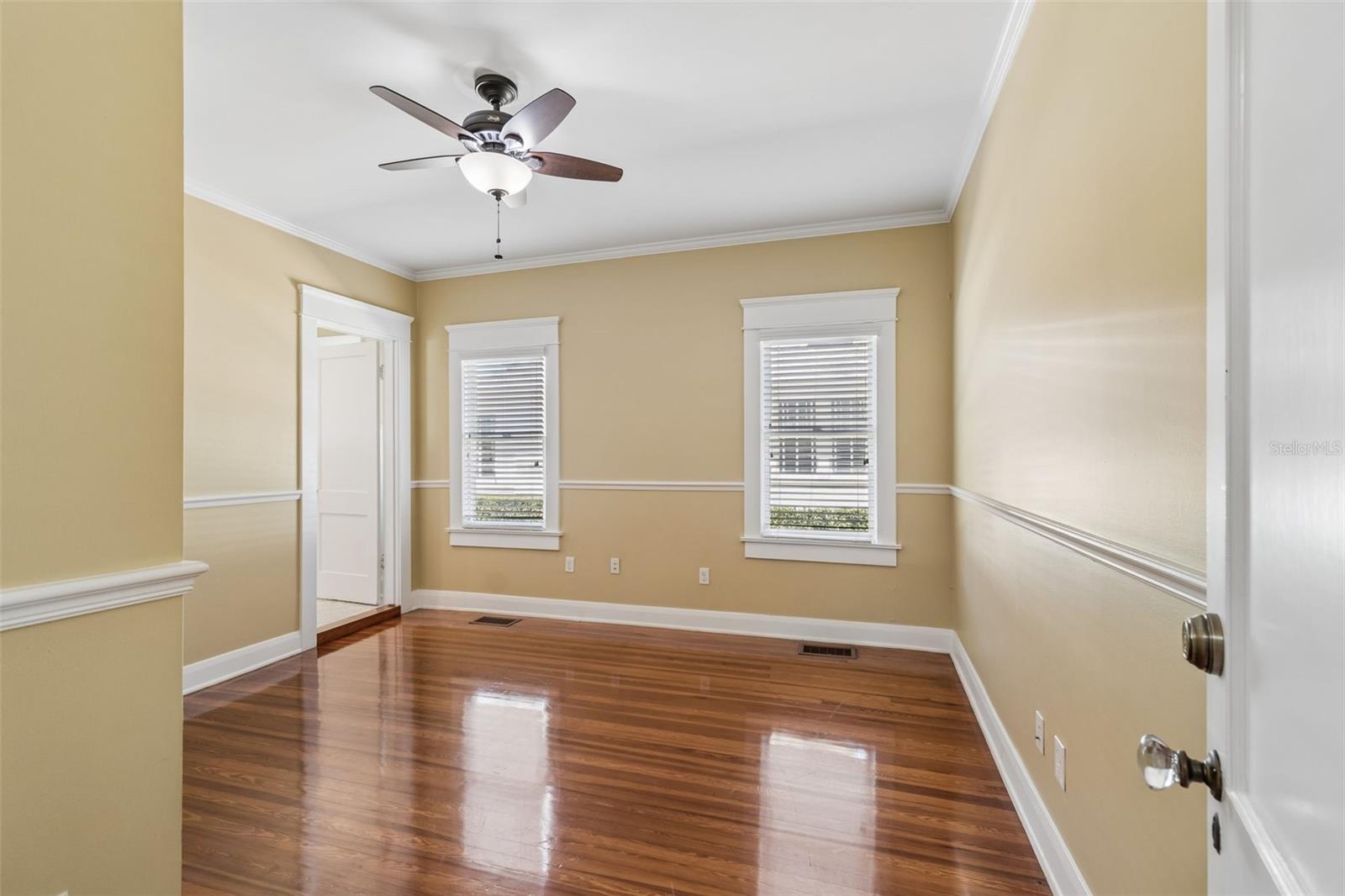 1505 S HOWARD AVE — photo 23