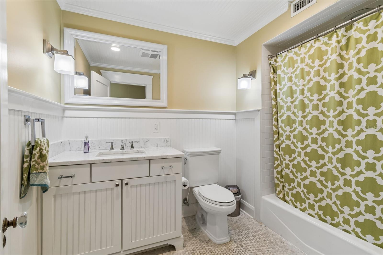 1505 S HOWARD AVE — photo 28