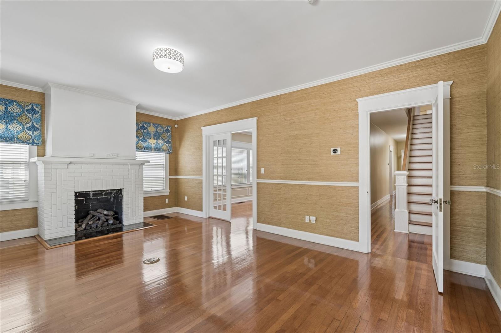 1505 S HOWARD AVE — photo 3