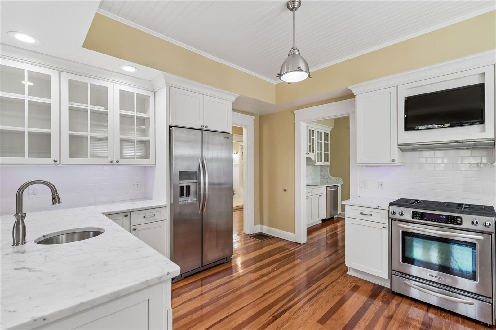 1505 S HOWARD AVE — photo 16